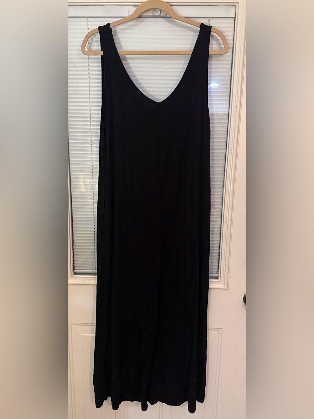 Wanna B Women’s Black Sleeveless V-Neck Jumpsuit / Romper